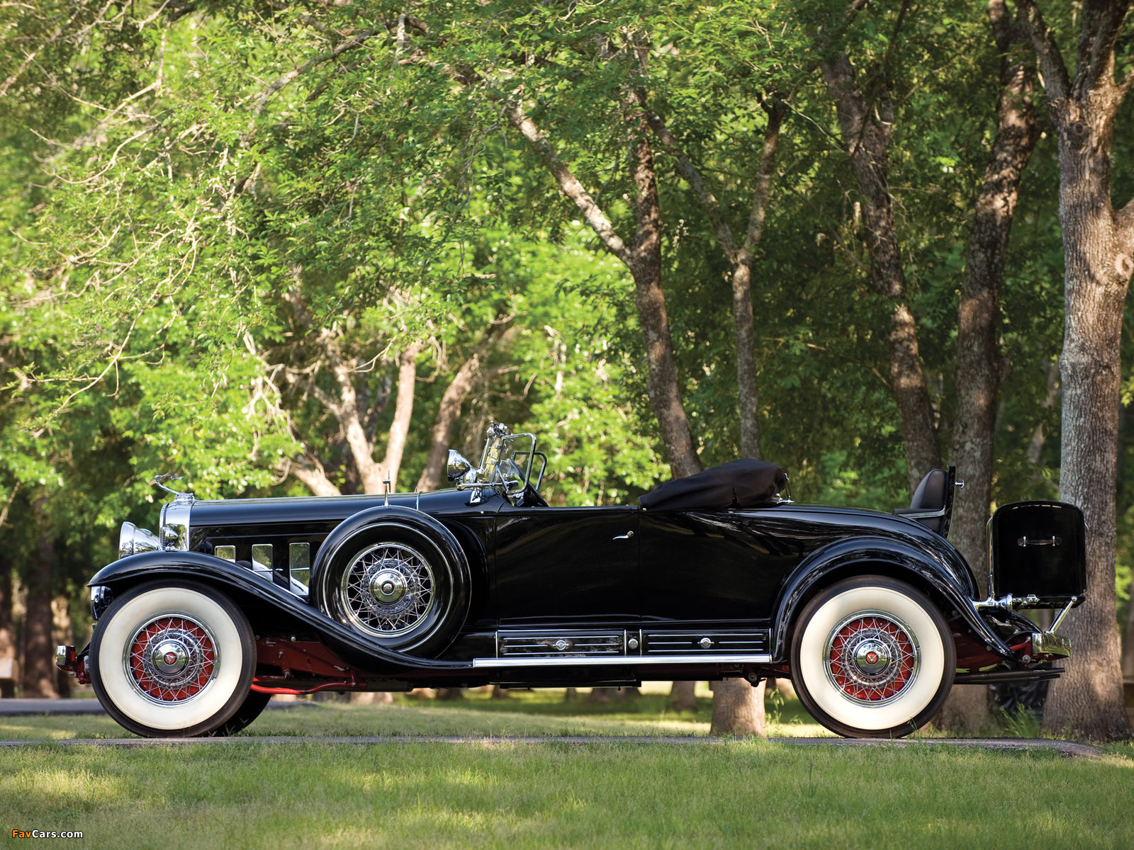 Images of Cadillac V16 452 Roadster 1930 (1600 x 1200)