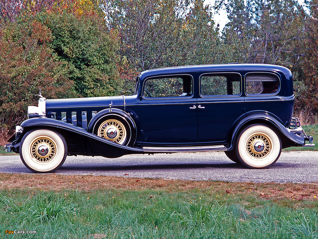 Images of Cadillac V16 452-B Imperial Sedan by Fleetwood 1932 (1024 x 768)