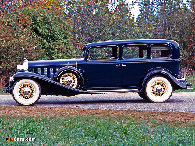 Images of Cadillac V16 452-B Imperial Sedan by Fleetwood 1932 (640 x 480)