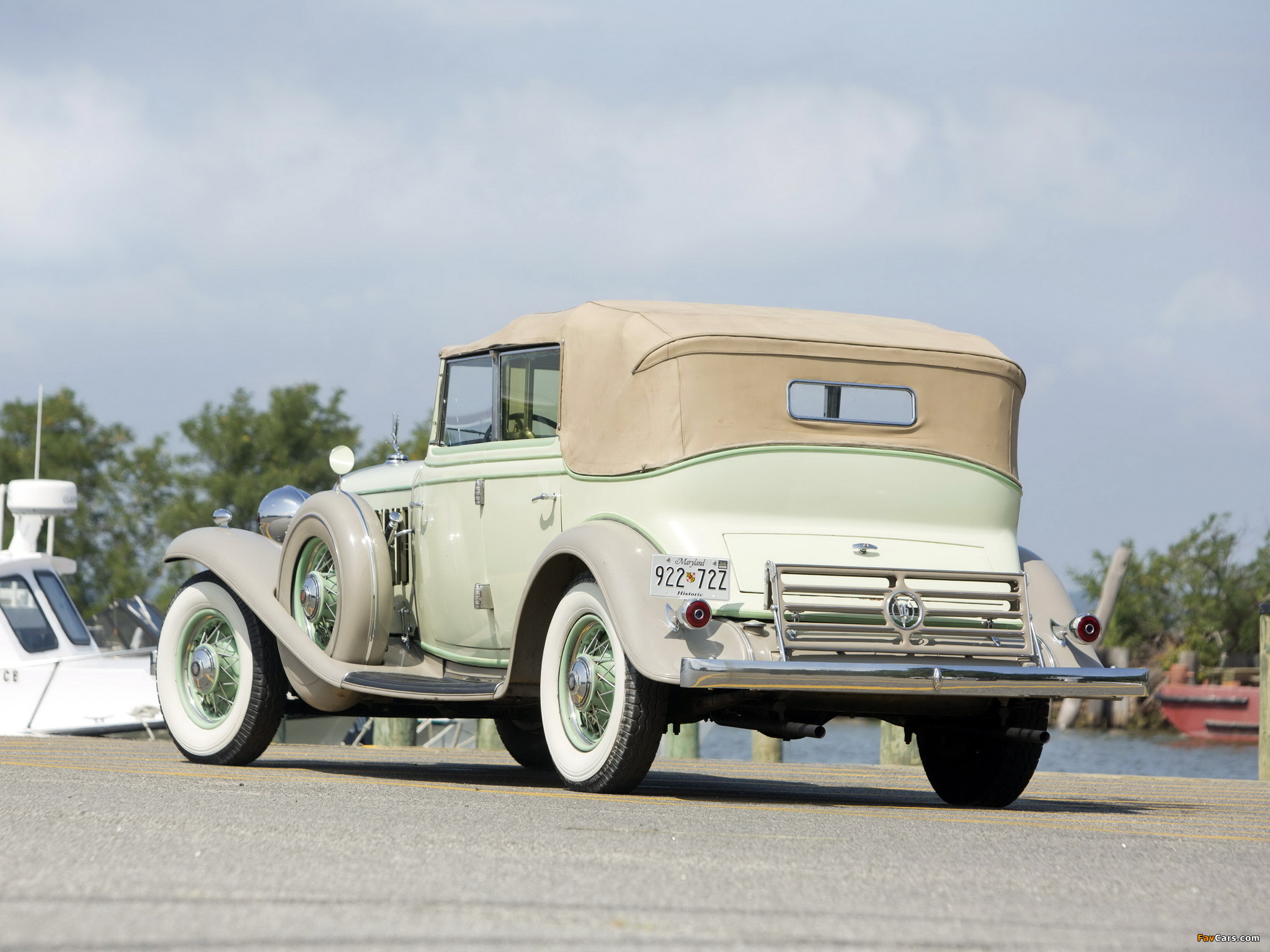 Images of Cadillac V16 452-B All Weather Phaeton by Fisher (32-16-273) 1932 (2048 x 1536)