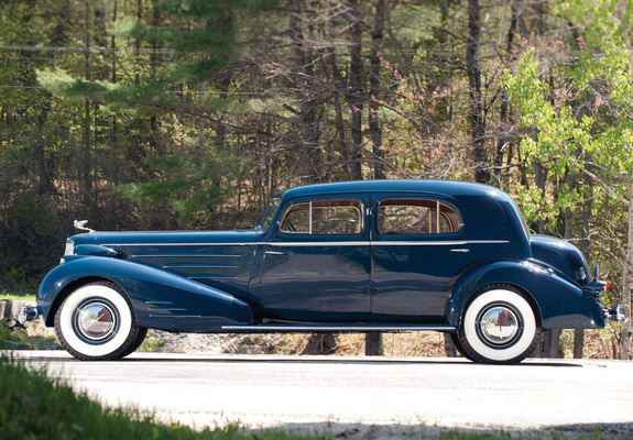 Images of Cadillac V16 Town Sedan by Fleetwood (5733S) 1936