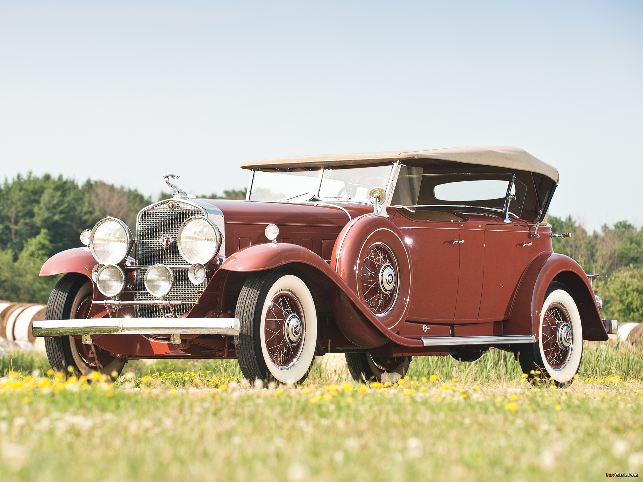 Photos of Cadillac V16 Series 452 Special Dual Cowl Phaeton by Fleetwood (4260) 1931 (2048 x 1536)
