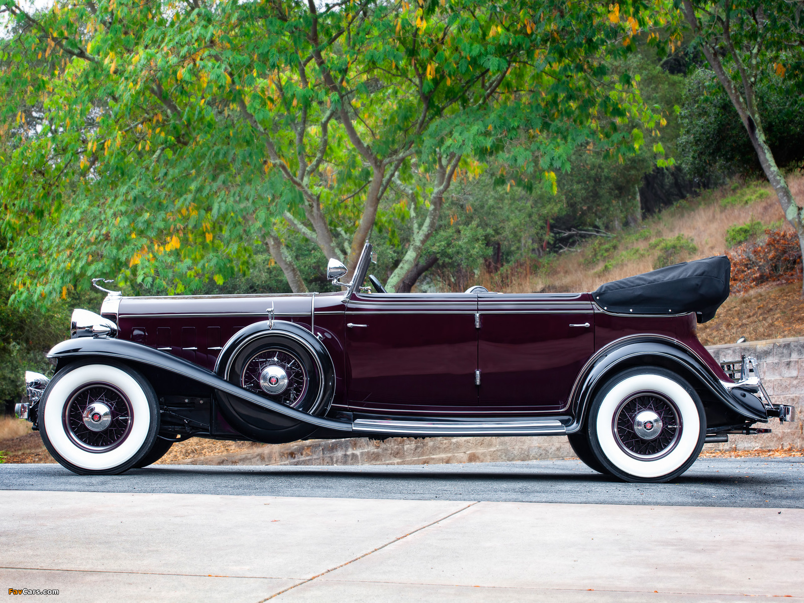 Photos of Cadillac V16 452-B All Weather Phaeton by Fisher (32-16-273) 1932 (1600 x 1200)