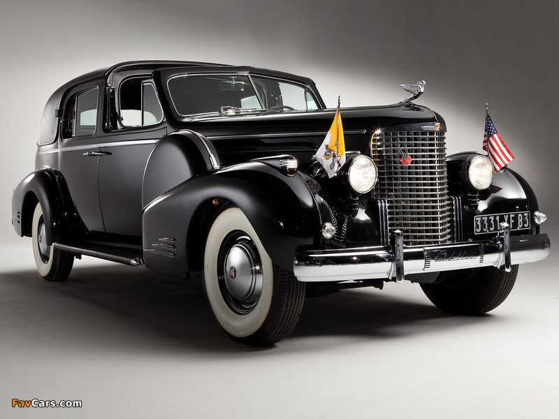 Photos of Cadillac V16 Series 90 Ceremonial Town Car by Fleetwood 1938 (800 x 600)