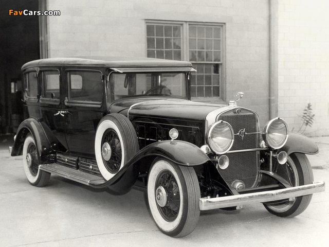 Pictures of Cadillac V16 452 Armored Imperial Sedan by Fleetwood 1930 (640 x 480)