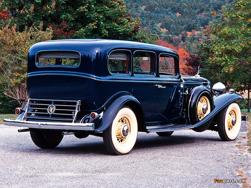 Pictures of Cadillac V16 452-B Imperial Sedan by Fleetwood 1932 (800 x 600)