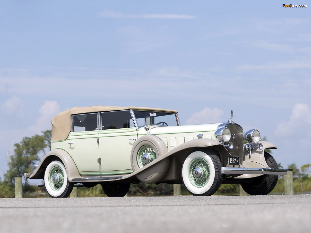 Pictures of Cadillac V16 452-B All Weather Phaeton by Fisher (32-16-273) 1932 (1280 x 960)