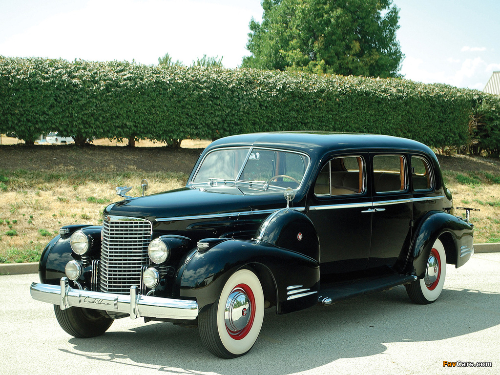 Pictures of Cadillac V16 Series 90 Sedan by Fleetwood 1938 (1024 x 768)