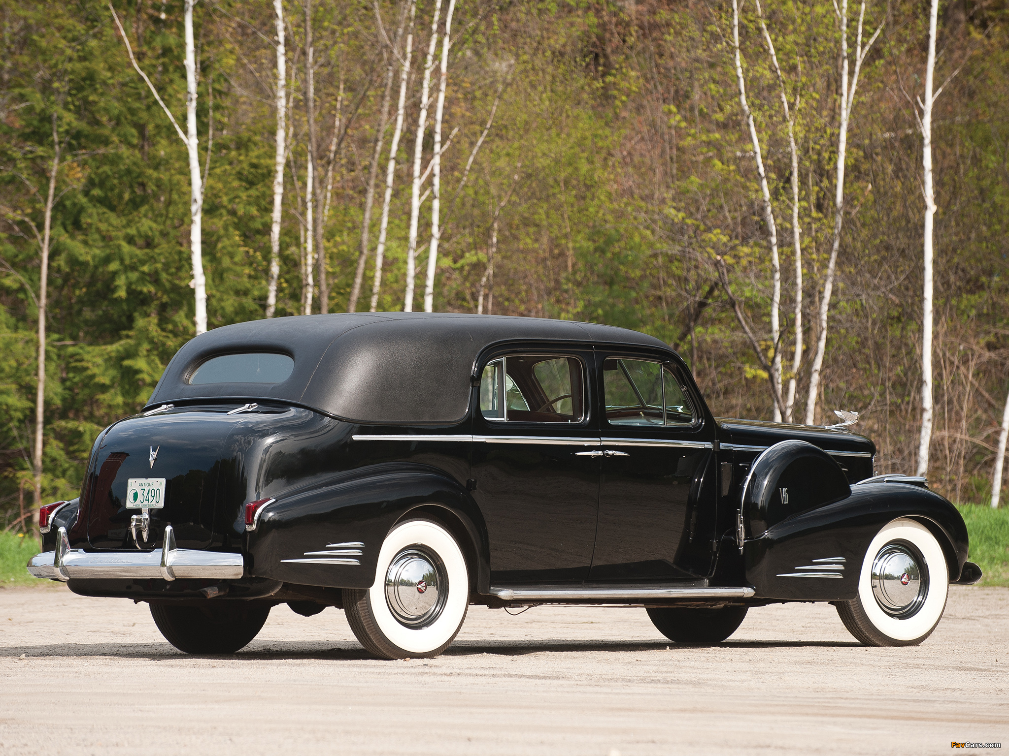 Pictures of Cadillac V16 Formal Sedan 1940 (2048 x 1536)