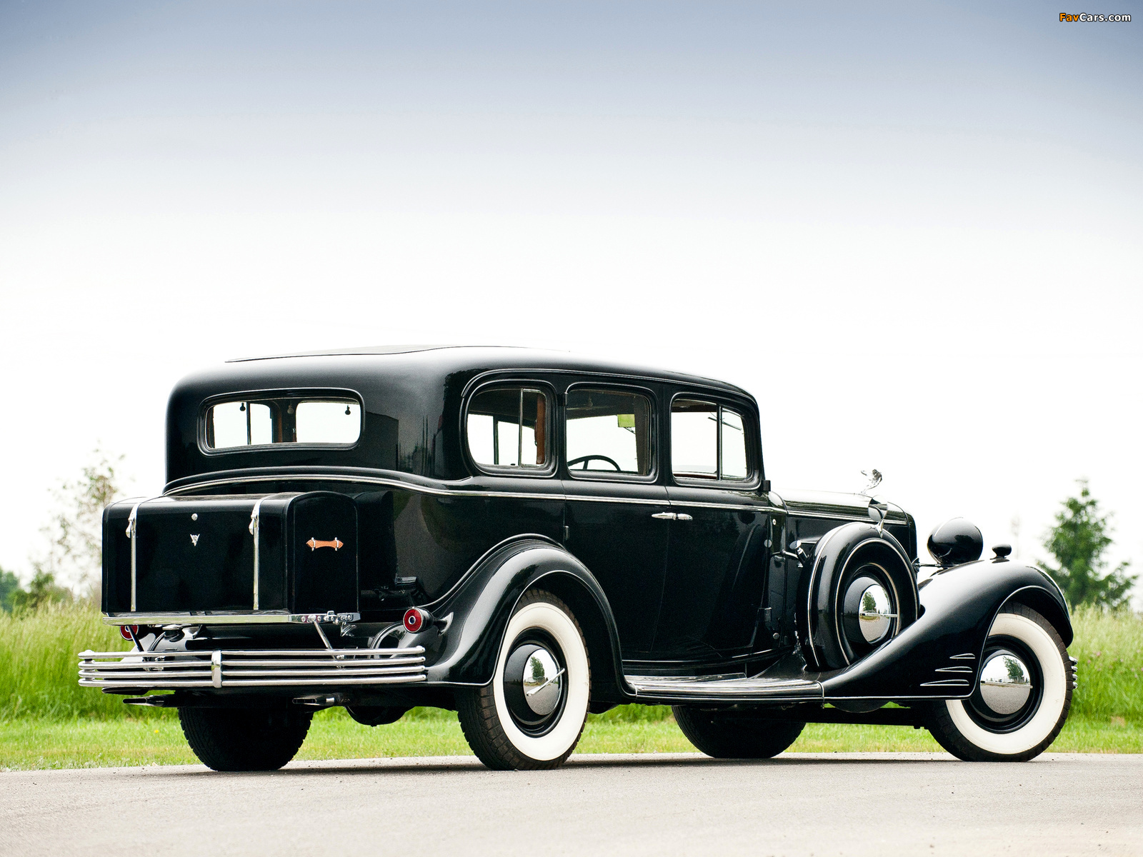 Cadillac V16 452-C Limousine by Fleetwood 1933 wallpapers (1600 x 1200)