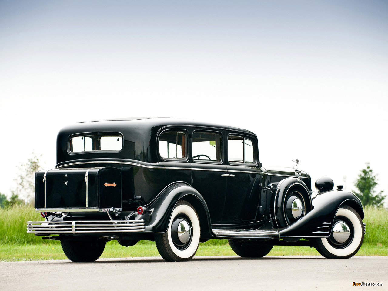 Cadillac V16 452-C Limousine by Fleetwood 1933 wallpapers (1280 x 960)