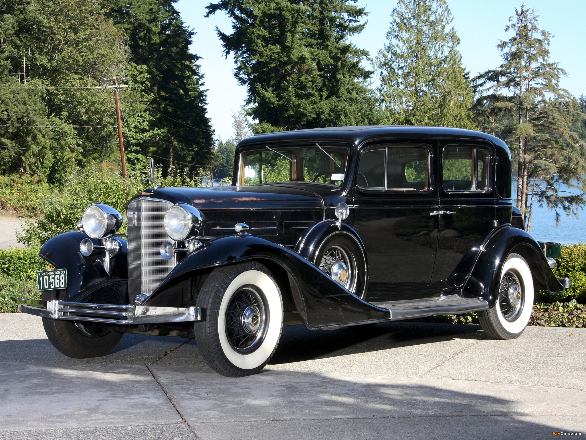 Cadillac V8 355-C Town Sedan by Fleetwood (5330-S) 1933 photos (2048 x 1536)