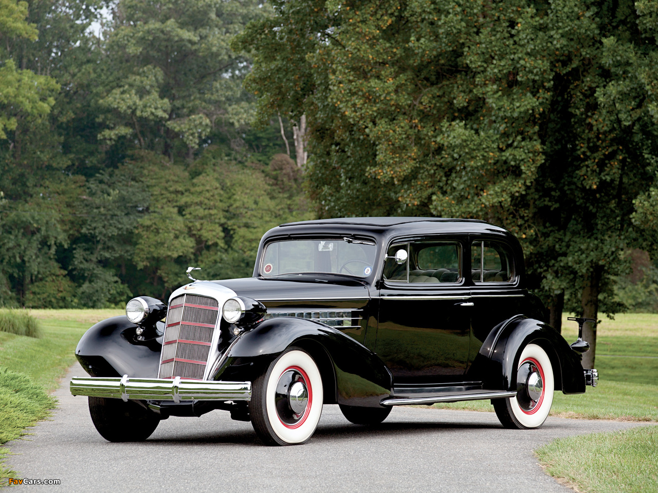 Cadillac V8 355-D Town Coupe by Fisher (10-34722) 1934 wallpapers (1280 x 960)