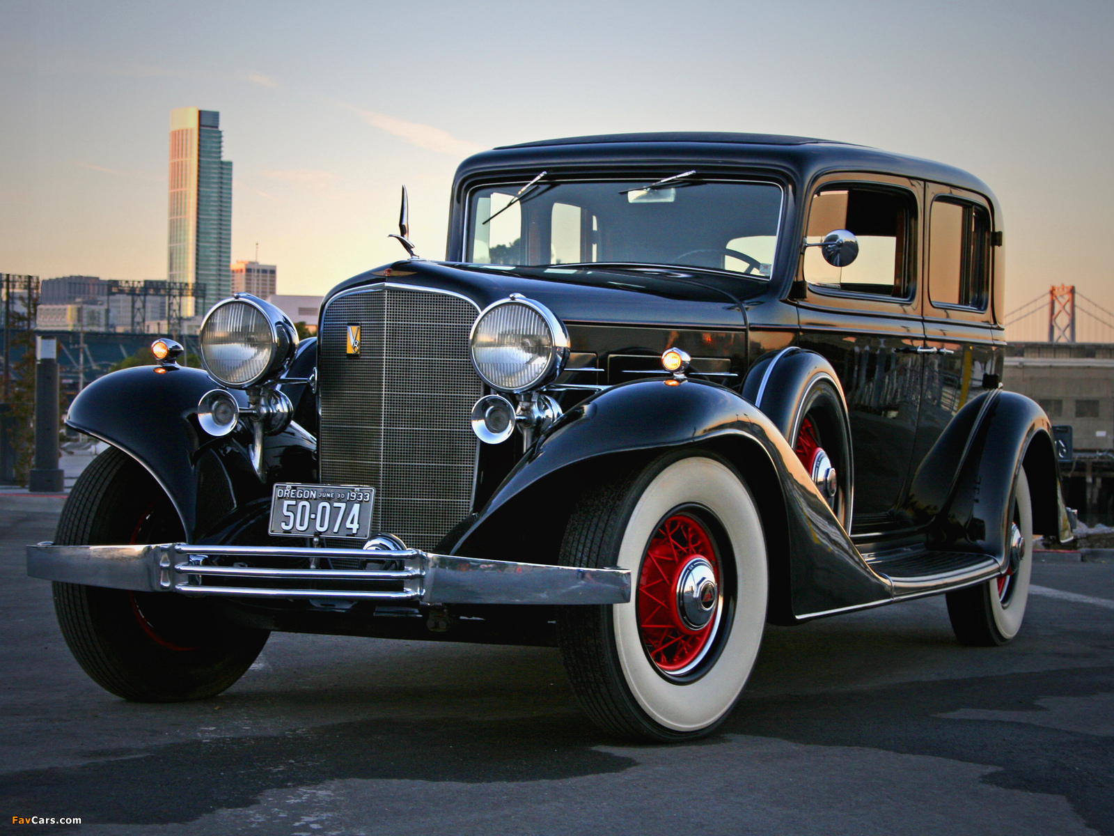 Images of Cadillac V8 355-C Town Sedan by Fleetwood (5330-S) 1933 (1600 x 1200)