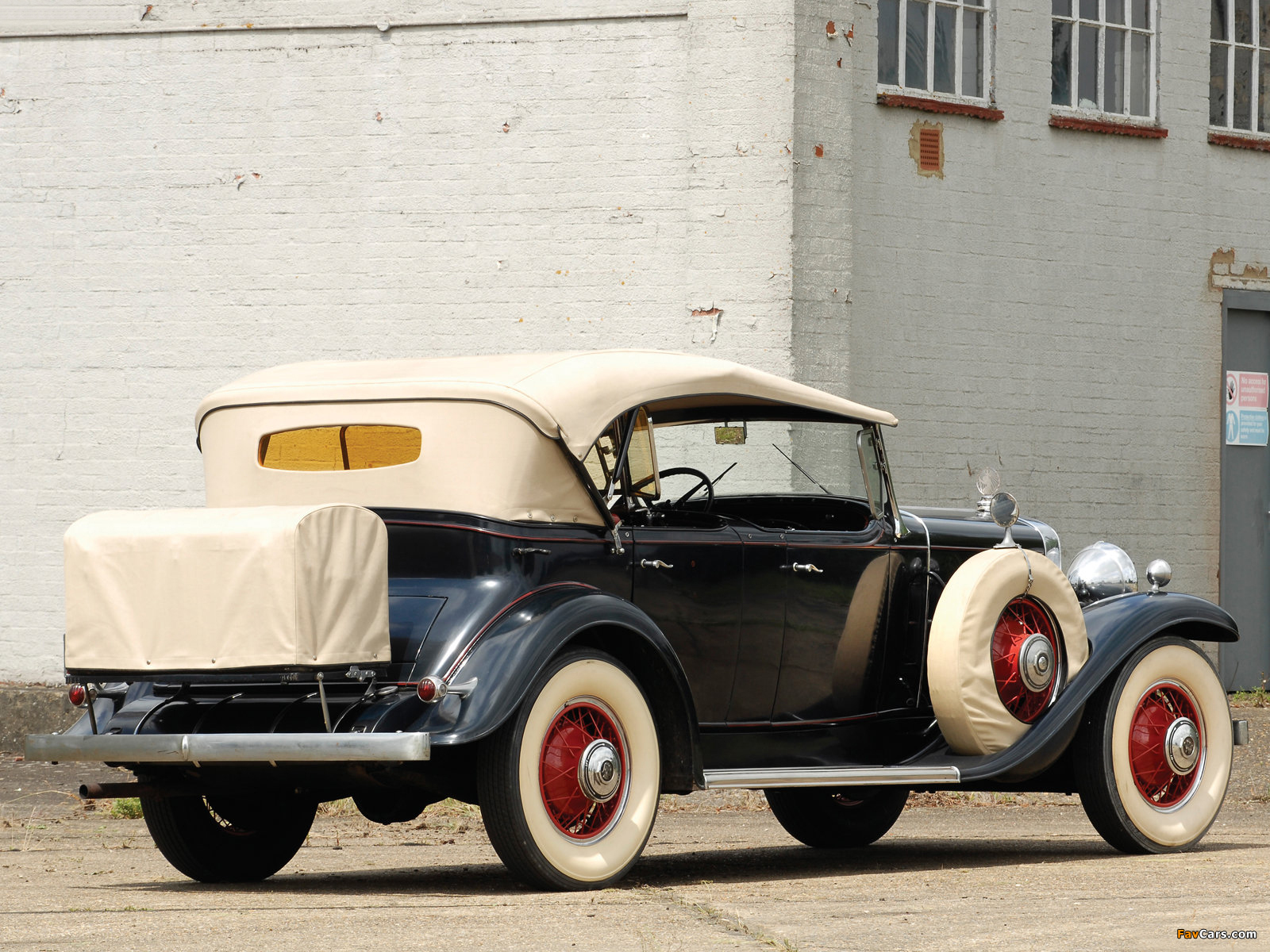 Cadillac V8 355-A Dual Cowl Phaeton 1931 wallpapers (1600 x 1200)