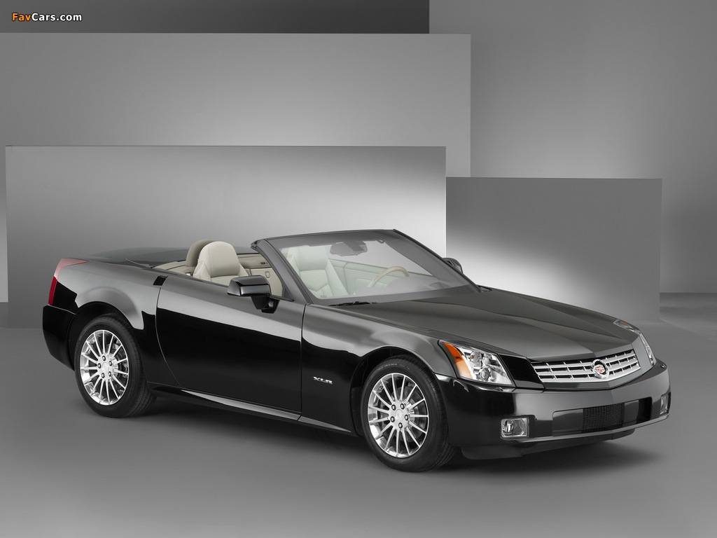 Cadillac XLR Accessorized 2004 wallpapers (1024 x 768)