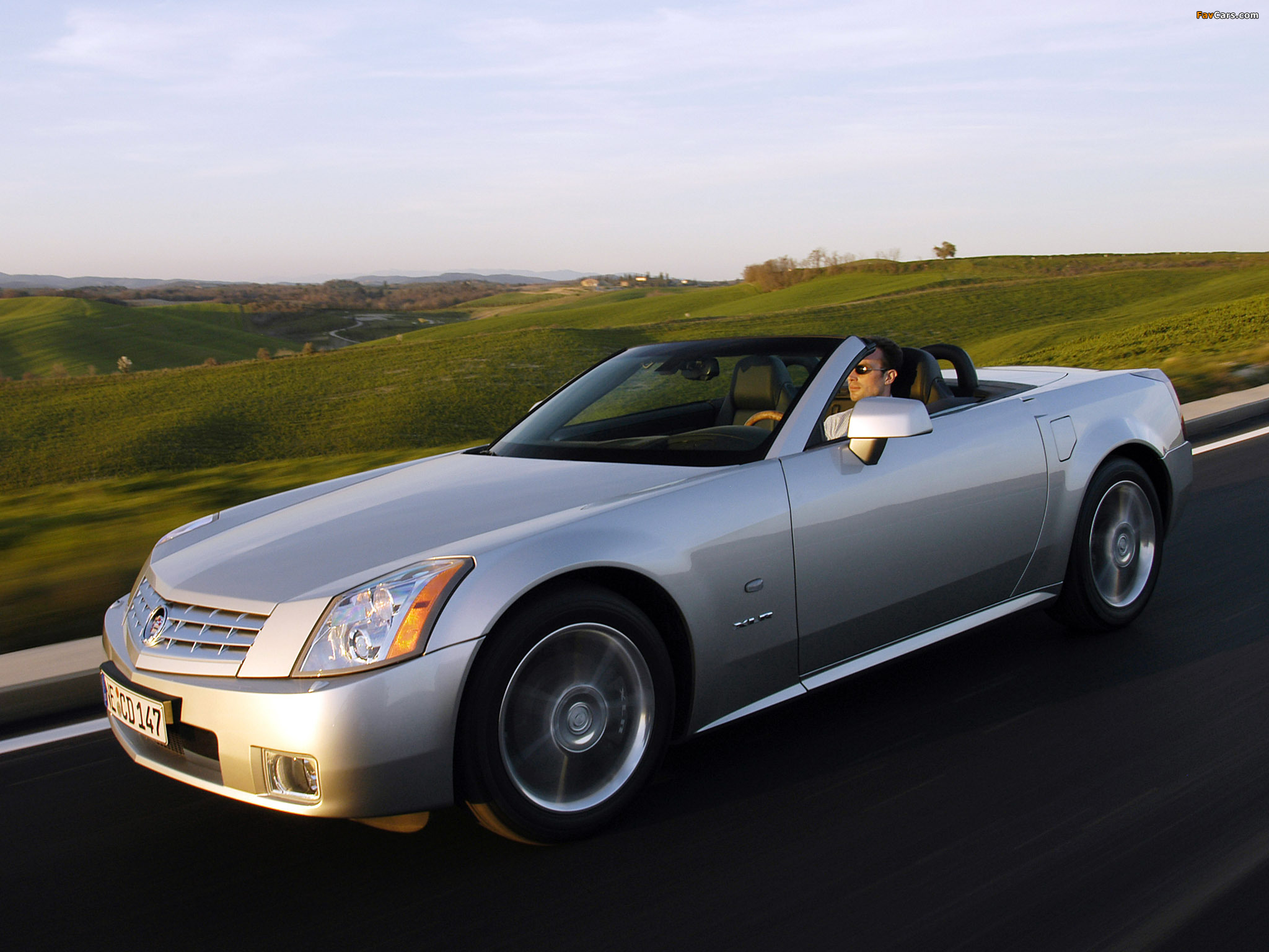 Cadillac XLR 2004–08 wallpapers (2048 x 1536)