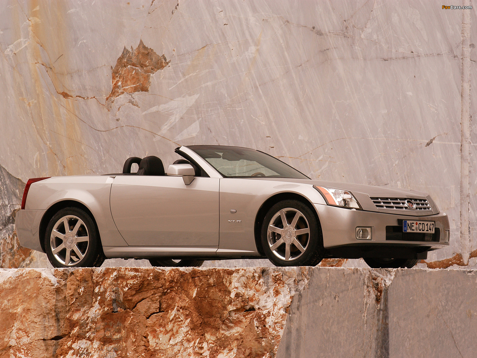 Cadillac XLR 2004–08 wallpapers (1600 x 1200)