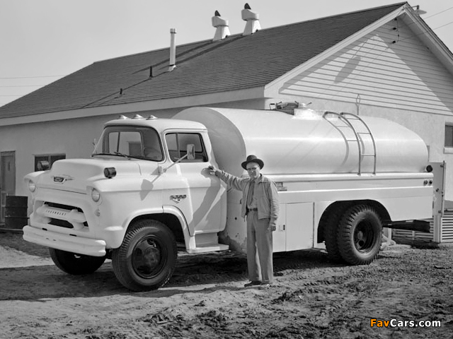 Pictures of Chevrolet 5700 (5D-5703) 1956 (640 x 480)