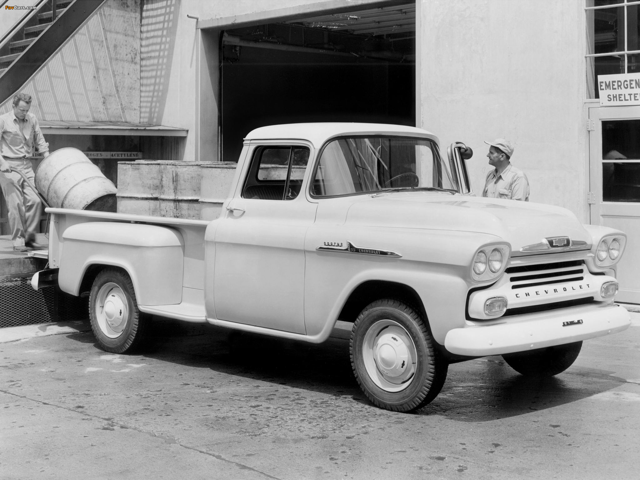 Pictures of Chevrolet Apache 36 Stepside (3E-3604) 1958 (2048 x 1536)