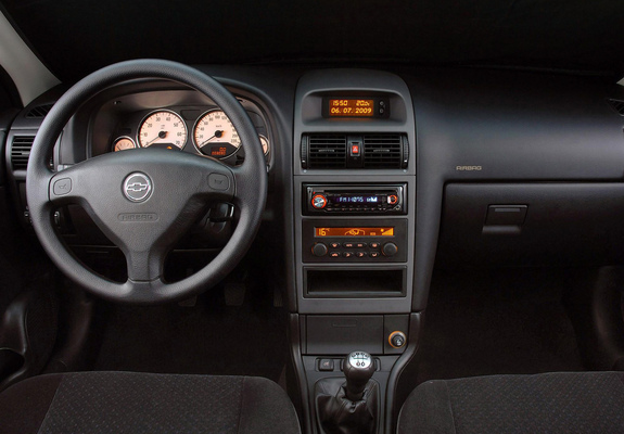 Chevrolet Astra 5-door 2003–11 photos