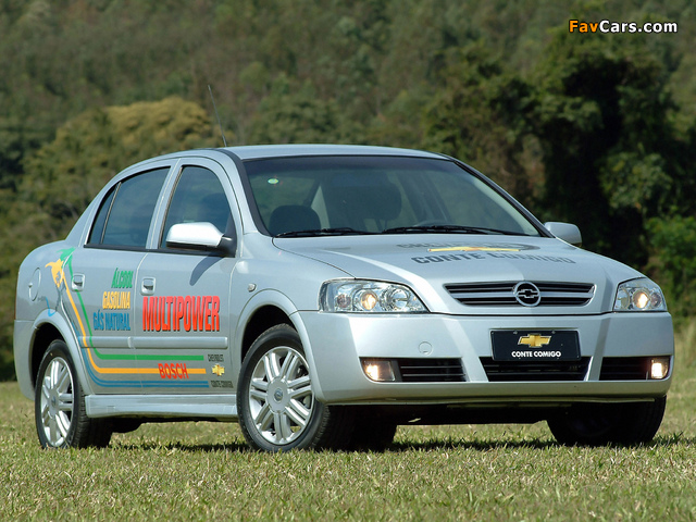 Images of Chevrolet Astra Multipower Sedan 2004–09 (640 x 480)