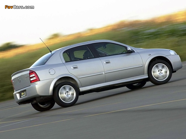 Photos of Chevrolet Astra Sedan 2003–11 (640 x 480)
