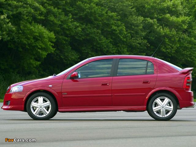 Pictures of Chevrolet Astra GSi 16V 5-door 2003–05 (640 x 480)