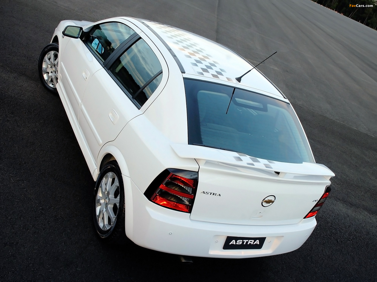 Chevrolet Astra 5-door 2003–11 wallpapers (1600 x 1200)