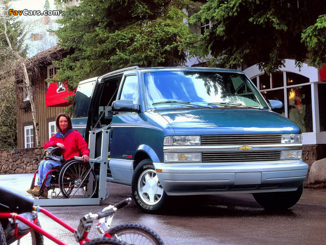 Chevrolet Astro 1995–2005 pictures (640 x 480)