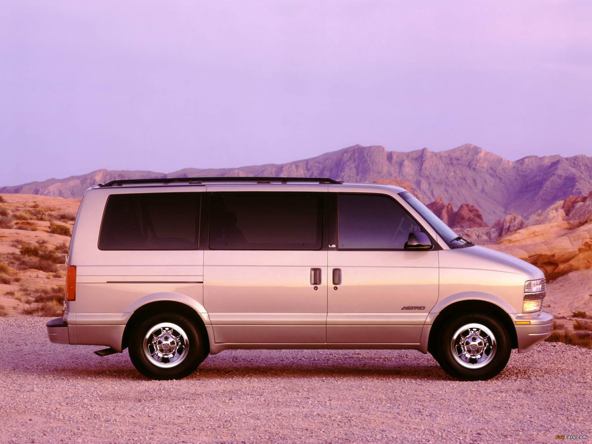 Images of Chevrolet Astro 1995–2005 (1920 x 1440)