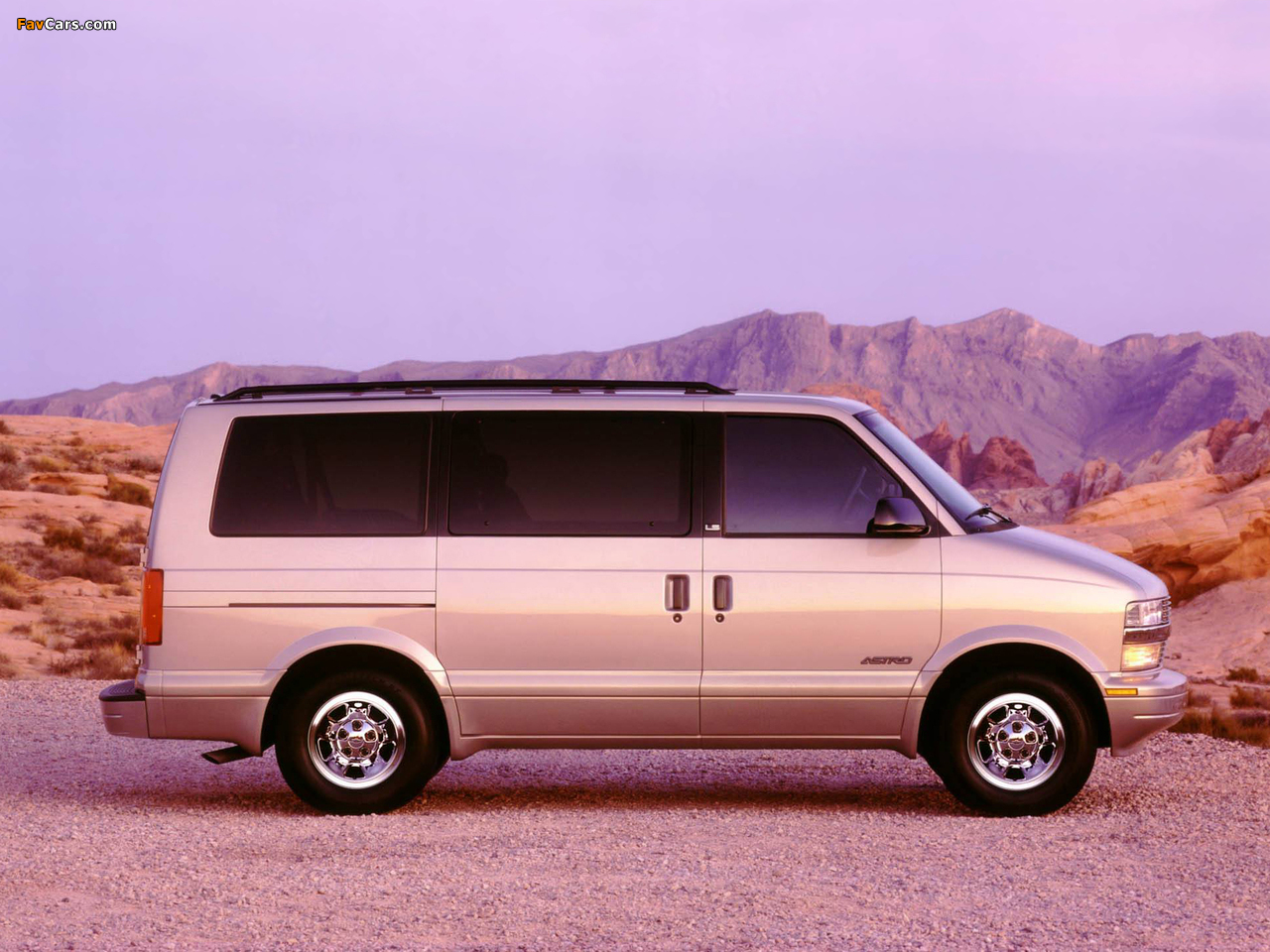 Images of Chevrolet Astro 1995–2005 (1280 x 960)