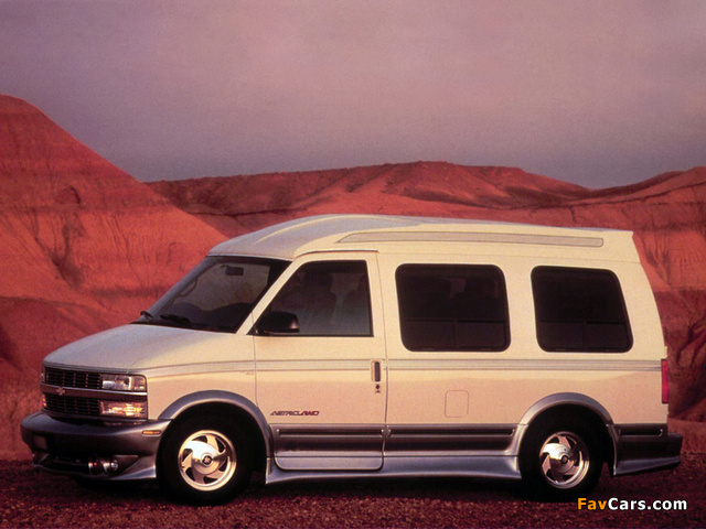 Images of Chevrolet Astro Conversion Van 1995–2005 (640 x 480)