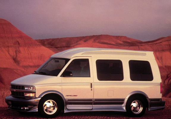 Images of Chevrolet Astro Conversion Van 1995–2005