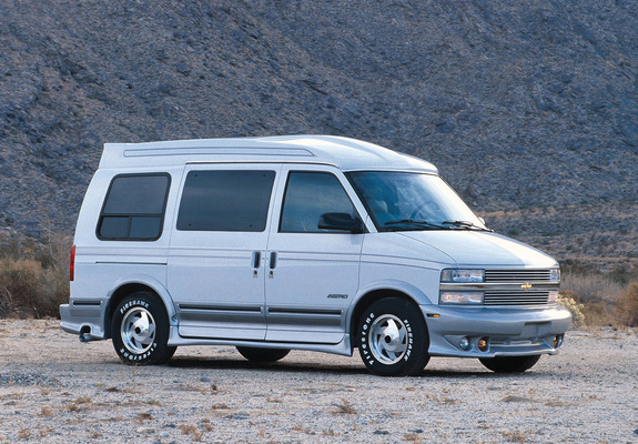 Photos of Chevrolet Astro Conversion Van 1995–2005