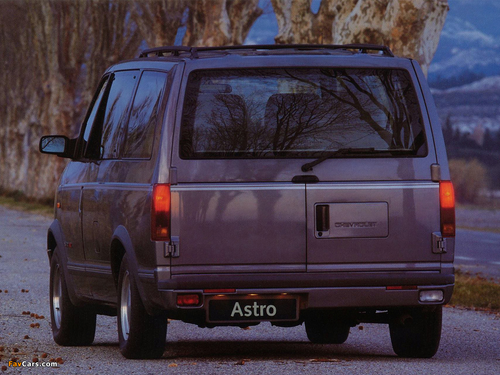 Photos of Chevrolet Astro 1995–2005 (1024 x 768)