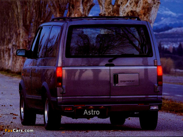 Chevrolet Astro 1995–2005 wallpapers (640 x 480)