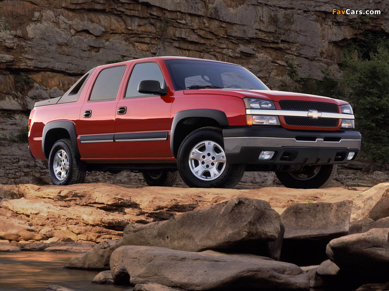 Chevrolet Avalanche 2002–06 images (800 x 600)