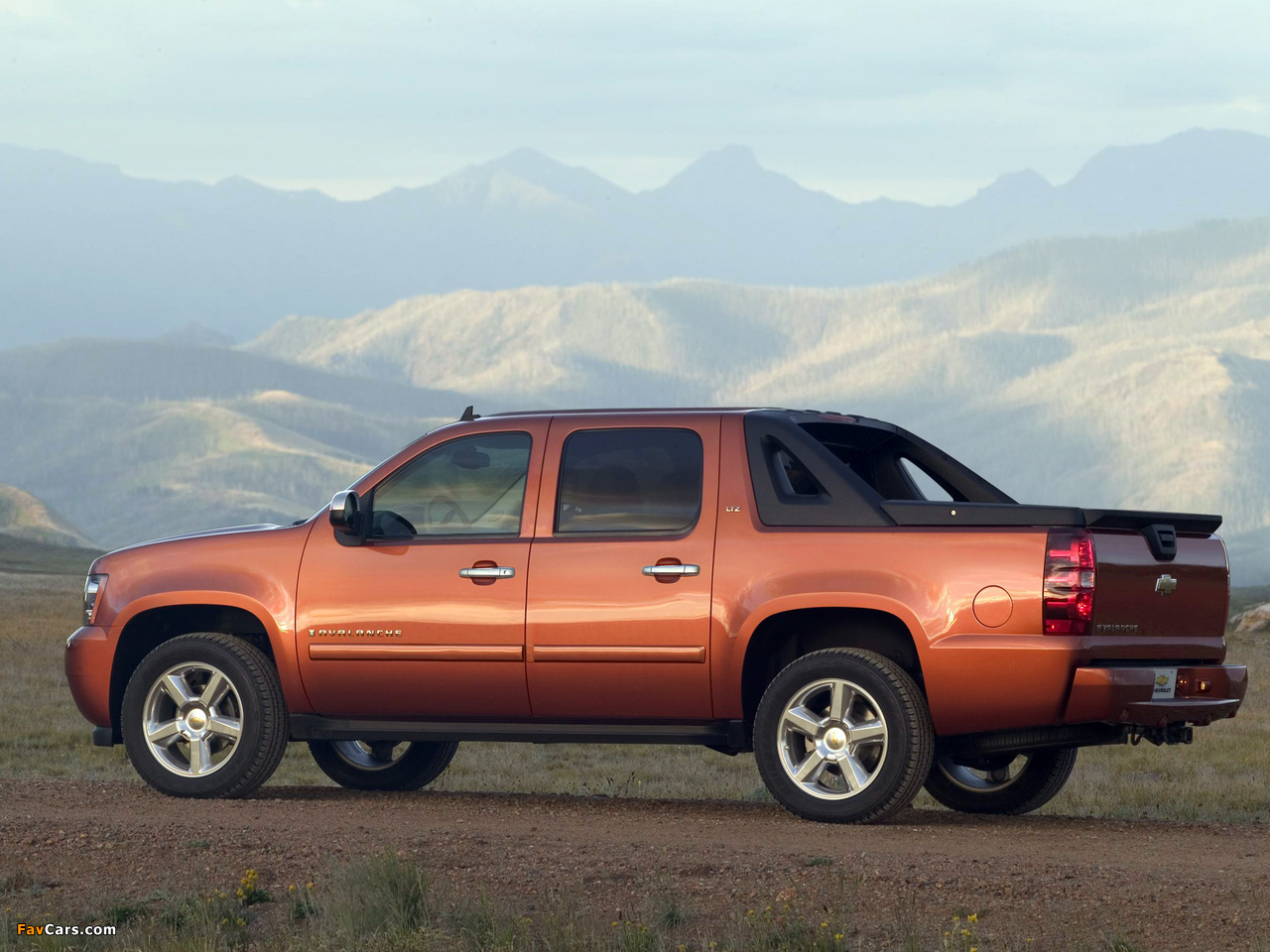 Images of Chevrolet Avalanche 2006–12 (1280 x 960)