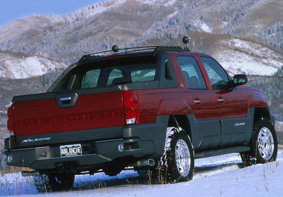 Pictures of Chevrolet Avalanche Concept 2000