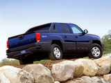 Pictures of Chevrolet Avalanche Z71 2002–06