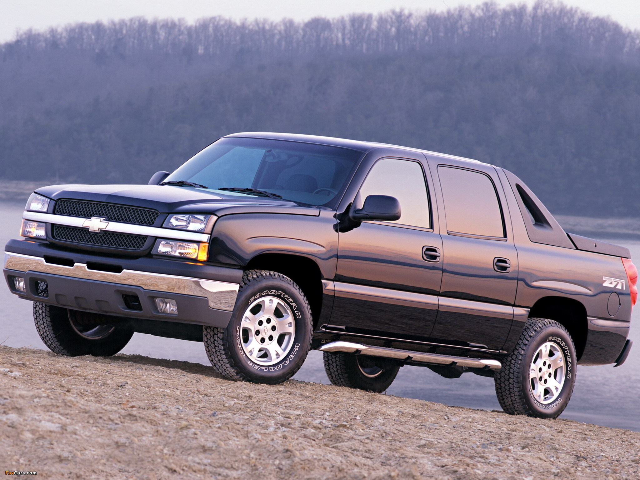 Pictures of Chevrolet Avalanche Z71 2002–06 (2048 x 1536)