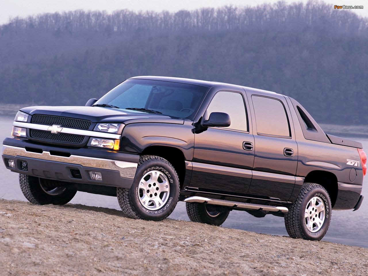 Pictures of Chevrolet Avalanche Z71 2002–06 (1280 x 960)