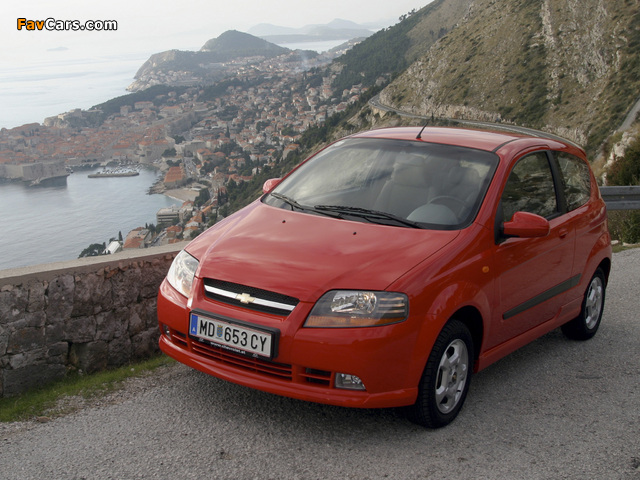 Chevrolet Aveo 3-door (T200) 2003–08 photos (640 x 480)