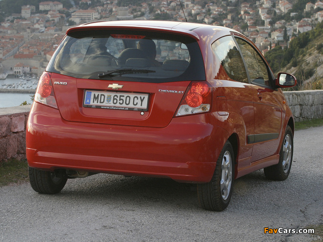 Chevrolet Aveo 3-door (T200) 2003–08 pictures (640 x 480)