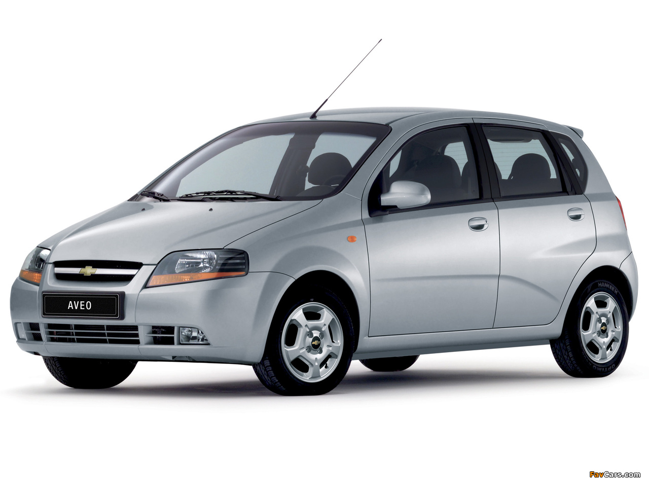 Chevrolet Aveo 5-door (T200) 2003–08 pictures (1280 x 960)