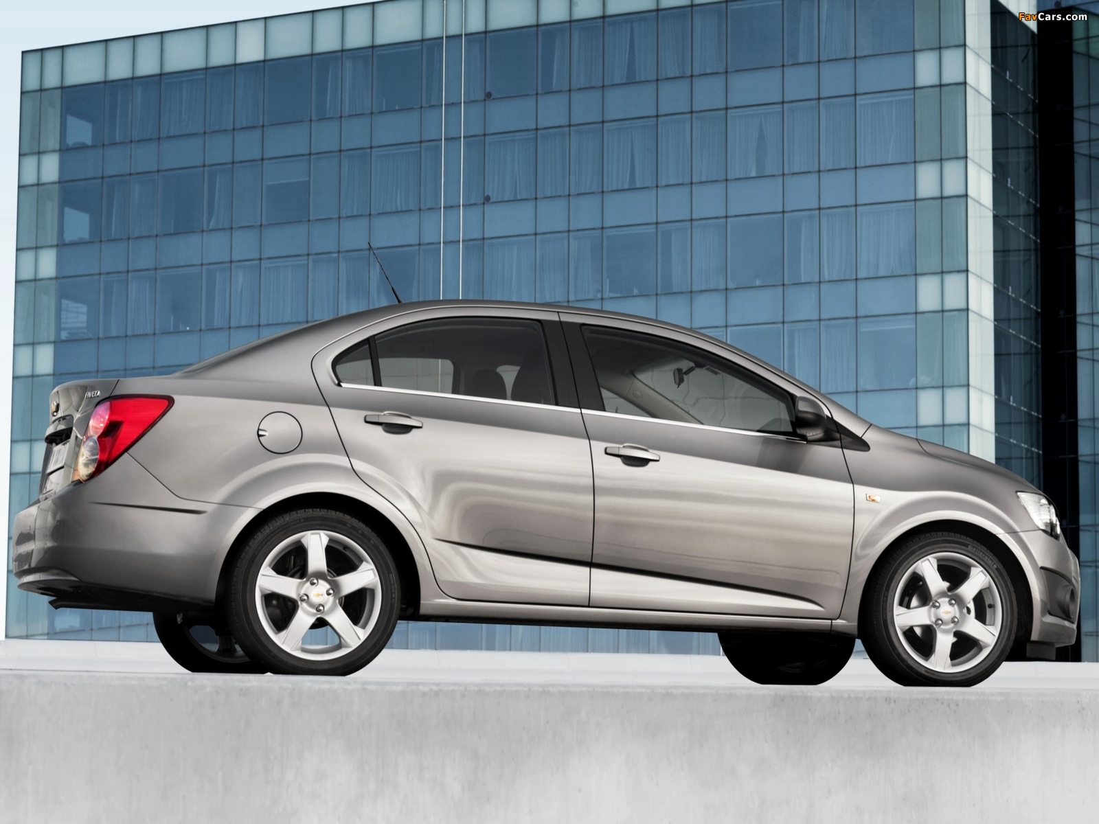 Chevrolet Aveo Sedan 2011 images (1600 x 1200)