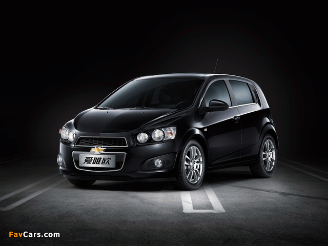 Chevrolet Aveo 5-door CN-spec 2011 photos (640 x 480)