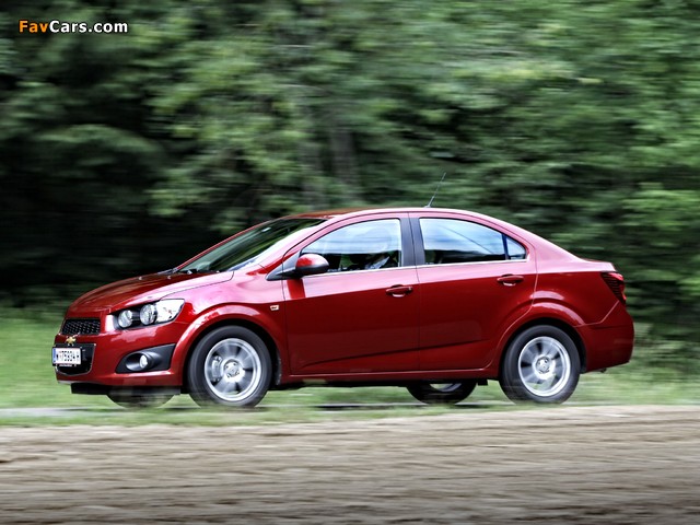 Chevrolet Aveo Sedan 2011 photos (640 x 480)