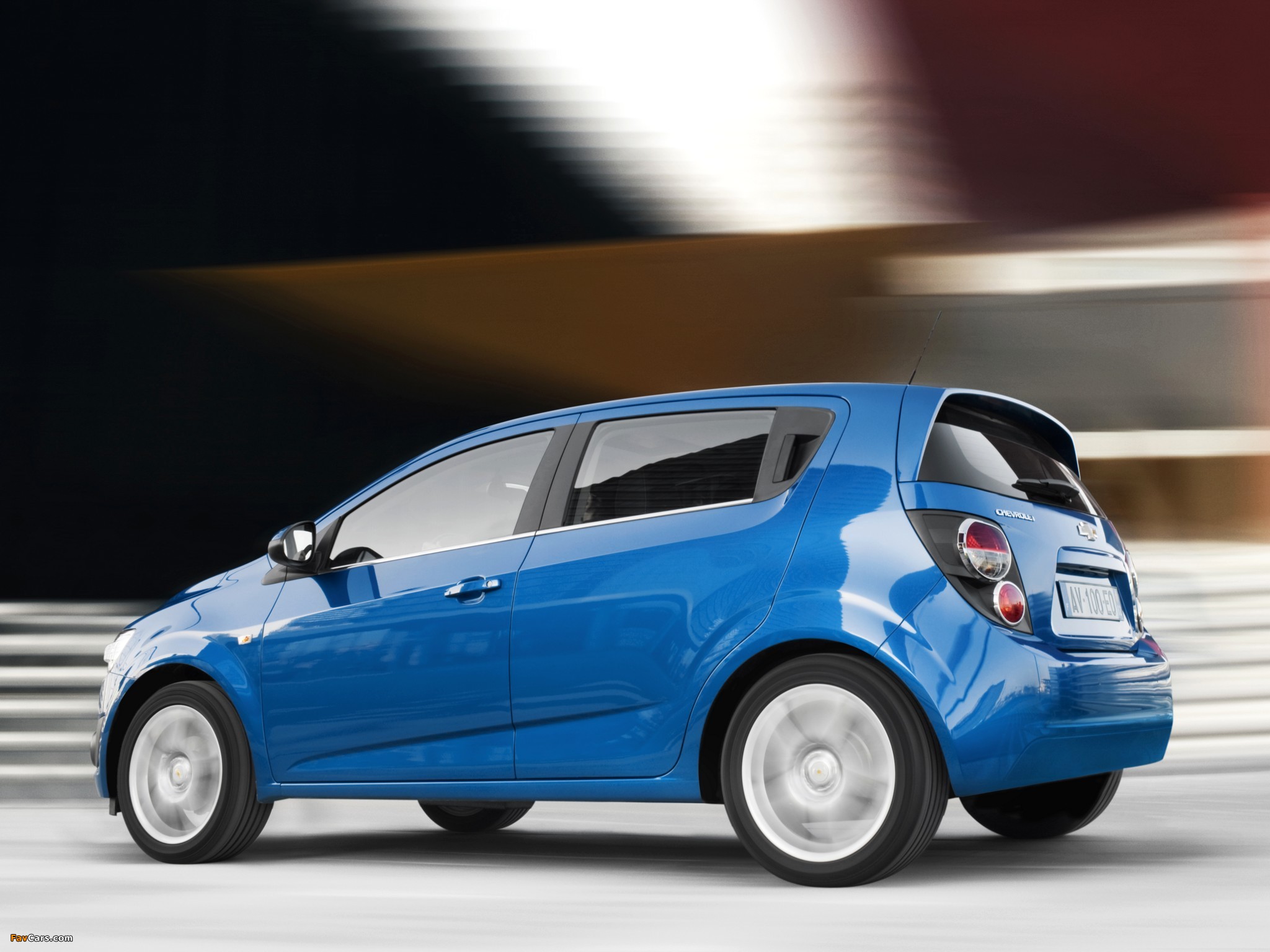 Chevrolet Aveo 5-door 2011 pictures (2048 x 1536)